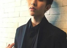 吃瓜娱乐圈男艺人是谁,揭秘“吃瓜娱乐圈男艺人”之谜