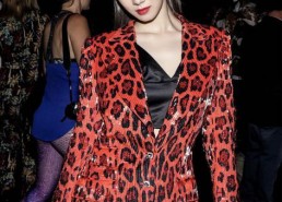 孟美岐吃瓜娱乐,揭秘明星幕后生活点滴