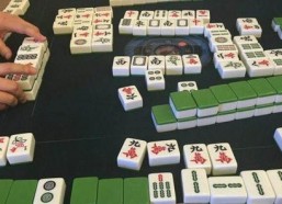 娱乐吃瓜酱打麻将视频