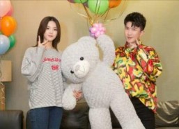 吃瓜娱乐背景图